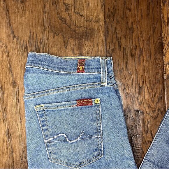 7 for all Mankind Gwenevere Distressed Ankle Jean - Picture 5 of 6